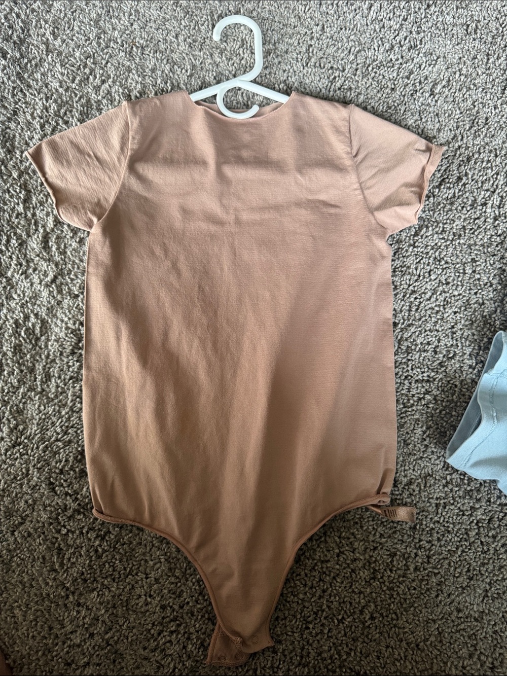 Skims Short-Sleeve One-Piece thing Bodysuit in tan large/xlarge
